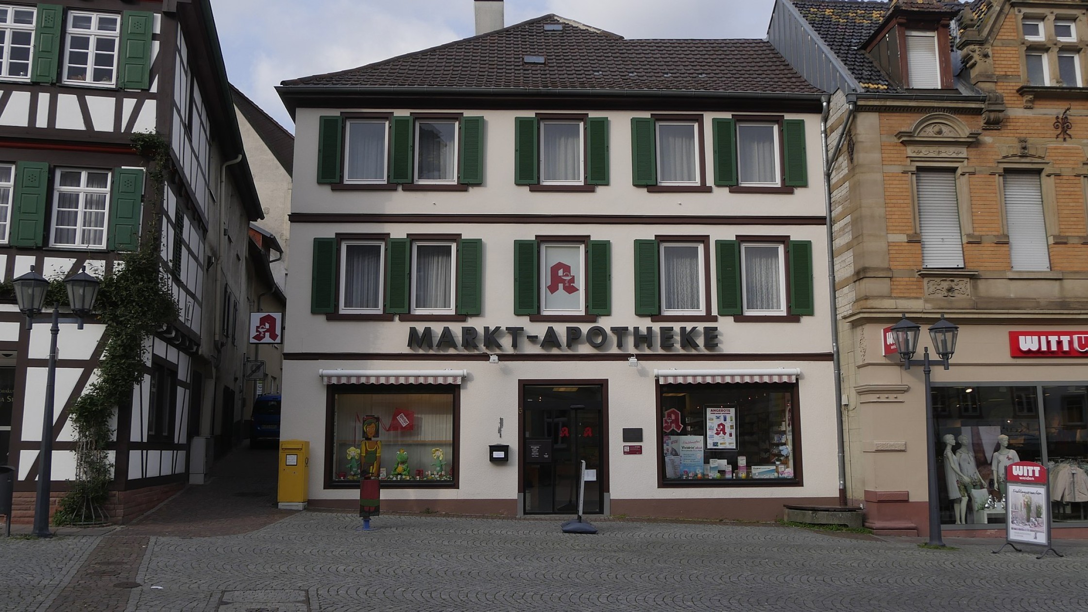 1920px-Markt_Apotheke_Bretten